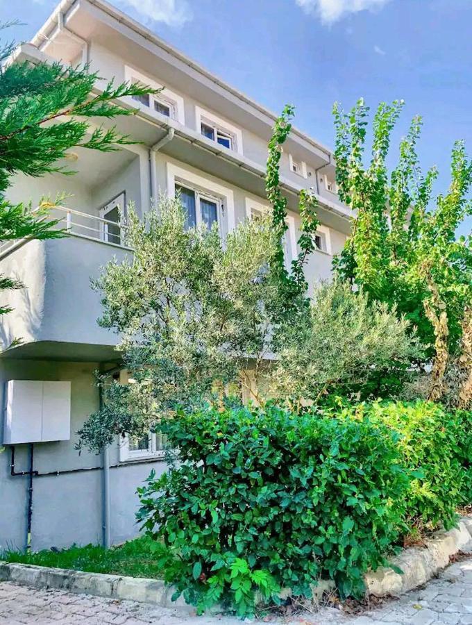 Ahmet Teacher Hotel,6 Minutes From The Airport Arnavutkoy Eksteriør bilde