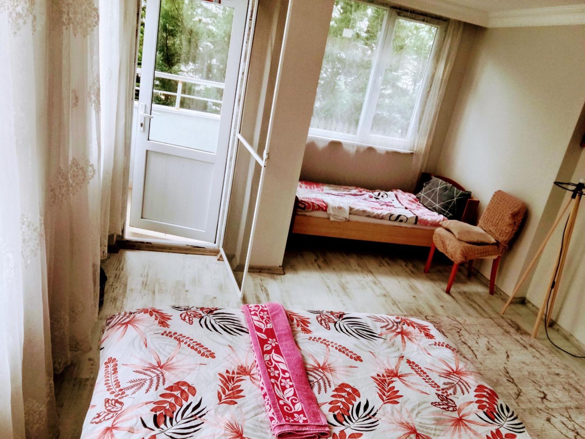 Ahmet Teacher Hotel,6 Minutes From The Airport Arnavutkoy Eksteriør bilde