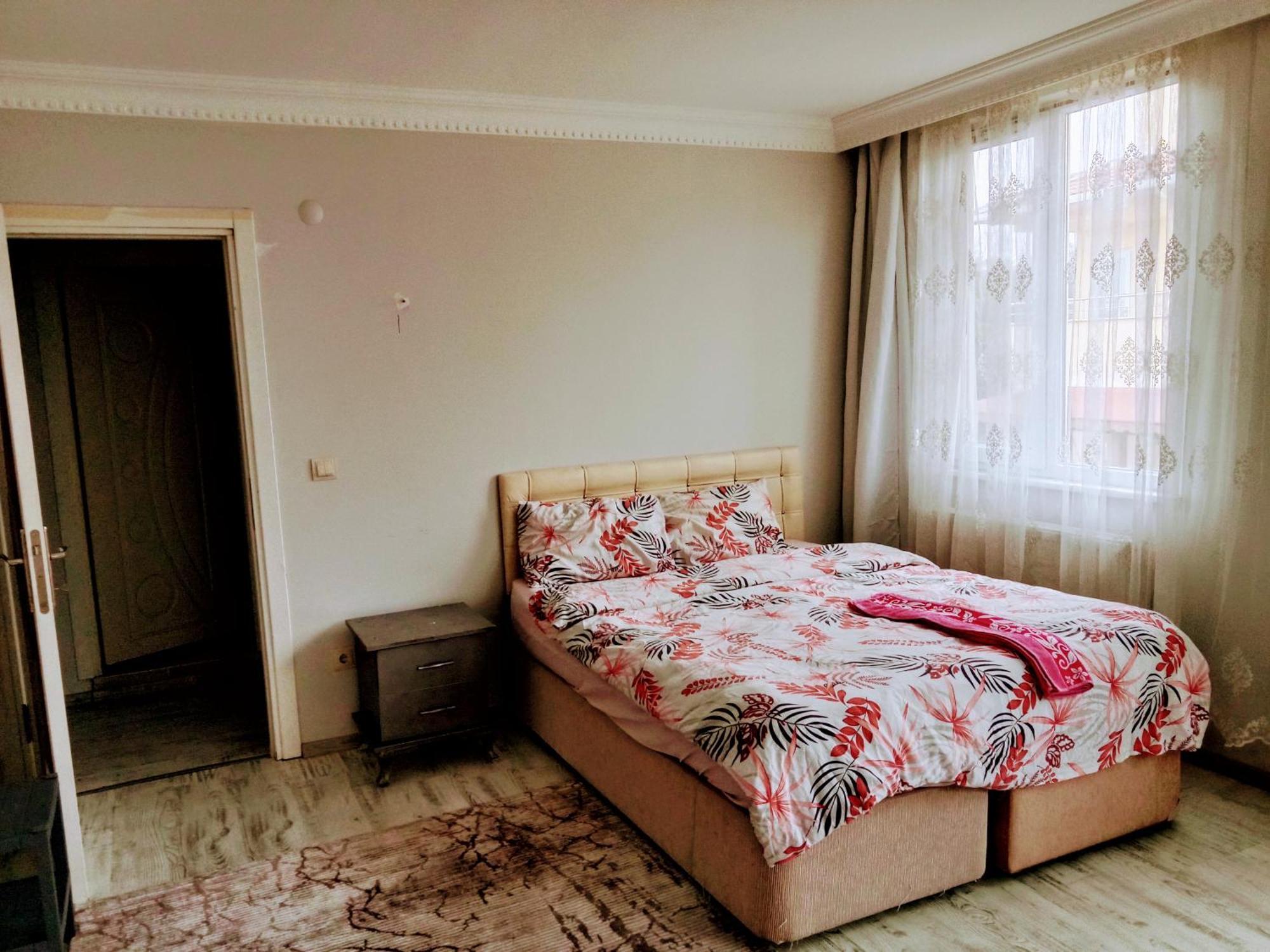 Ahmet Teacher Hotel,6 Minutes From The Airport Arnavutkoy Eksteriør bilde