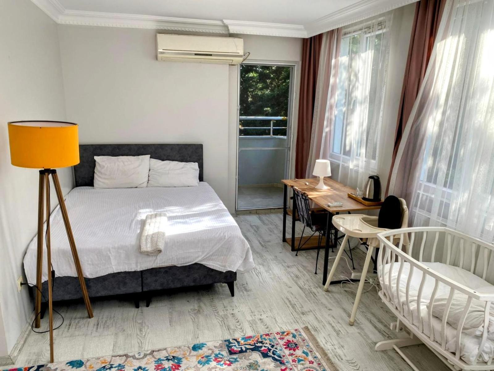 Ahmet Teacher Hotel,6 Minutes From The Airport Arnavutkoy Eksteriør bilde