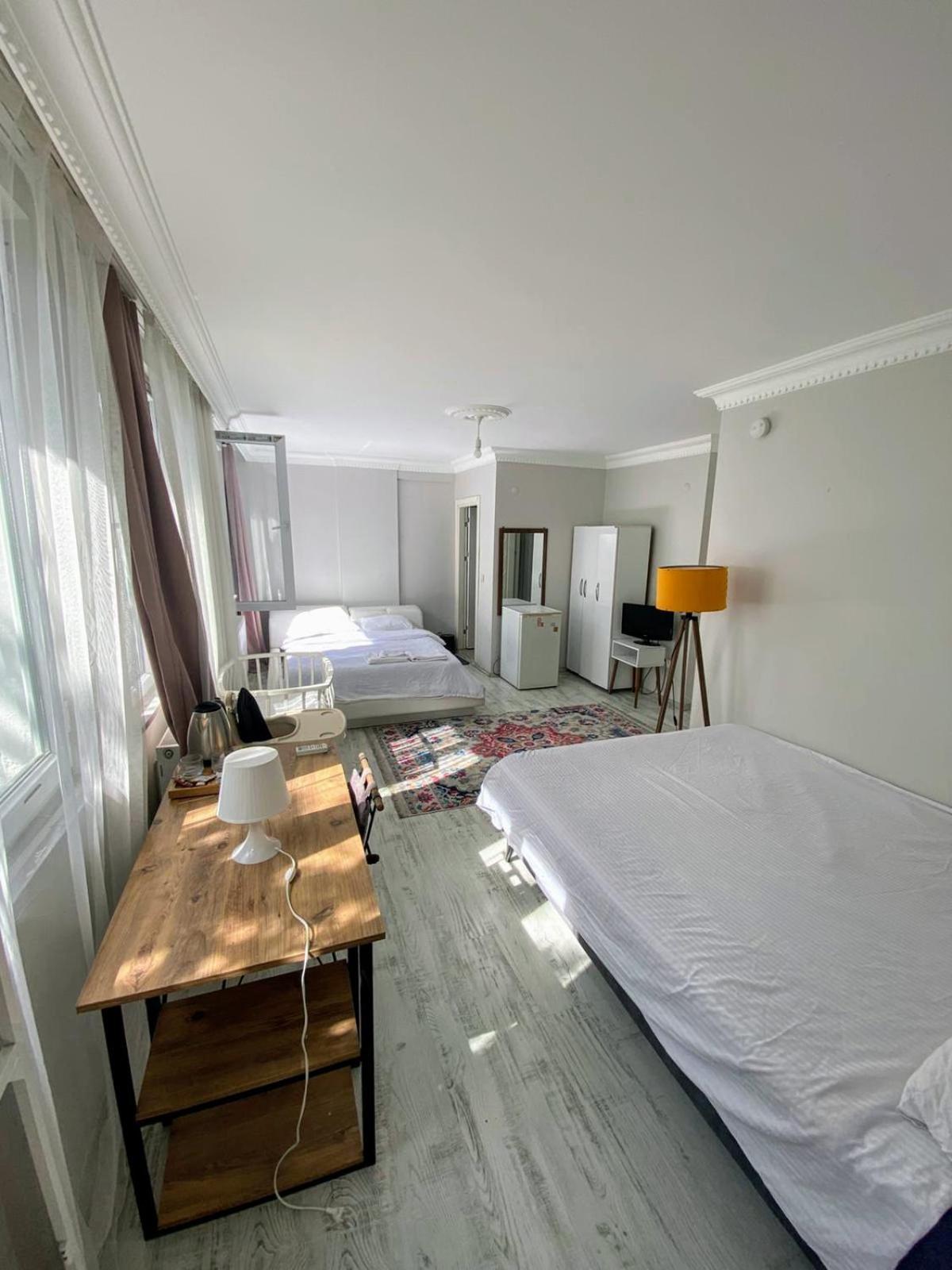 Ahmet Teacher Hotel,6 Minutes From The Airport Arnavutkoy Eksteriør bilde
