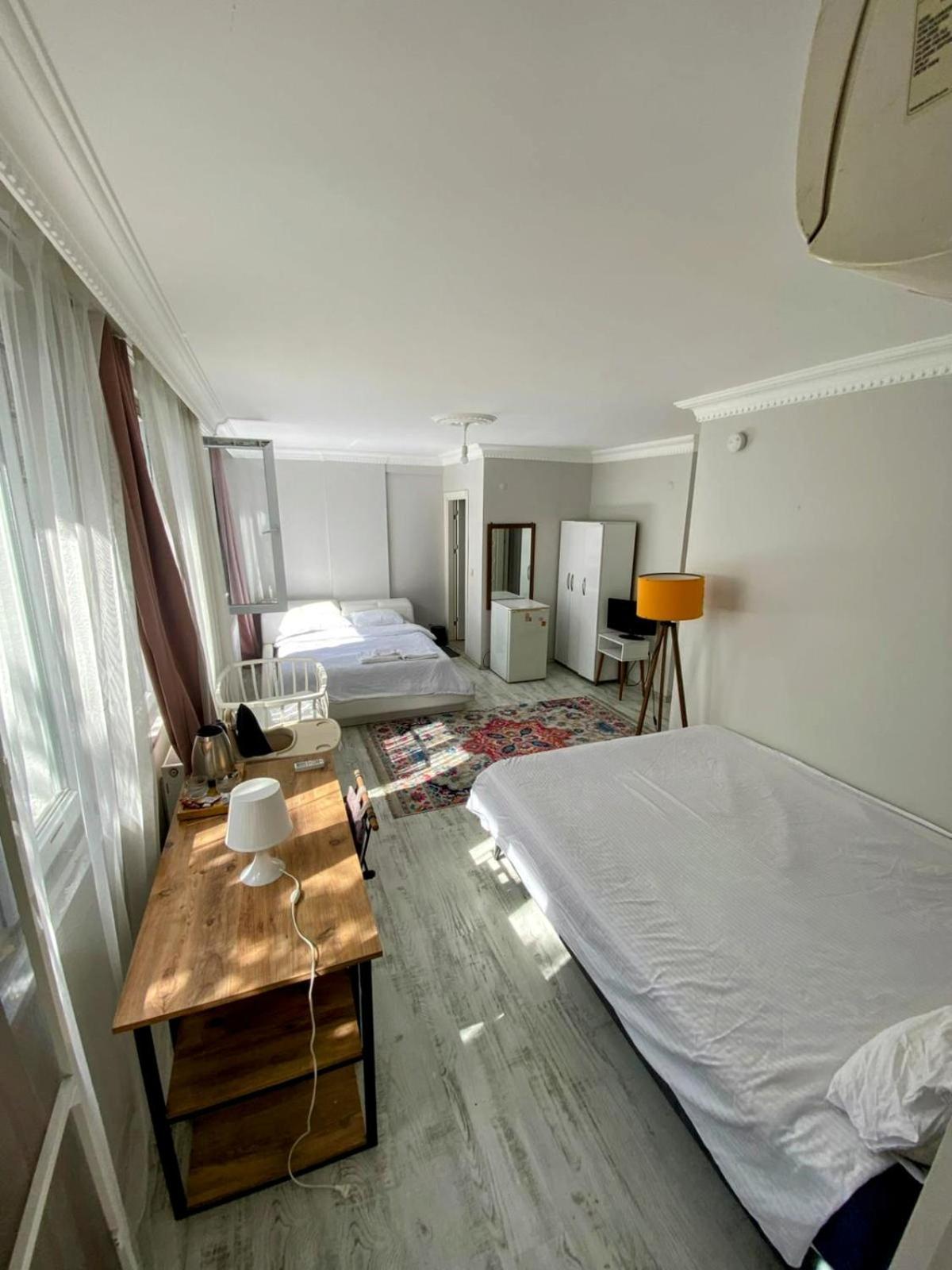 Ahmet Teacher Hotel,6 Minutes From The Airport Arnavutkoy Eksteriør bilde