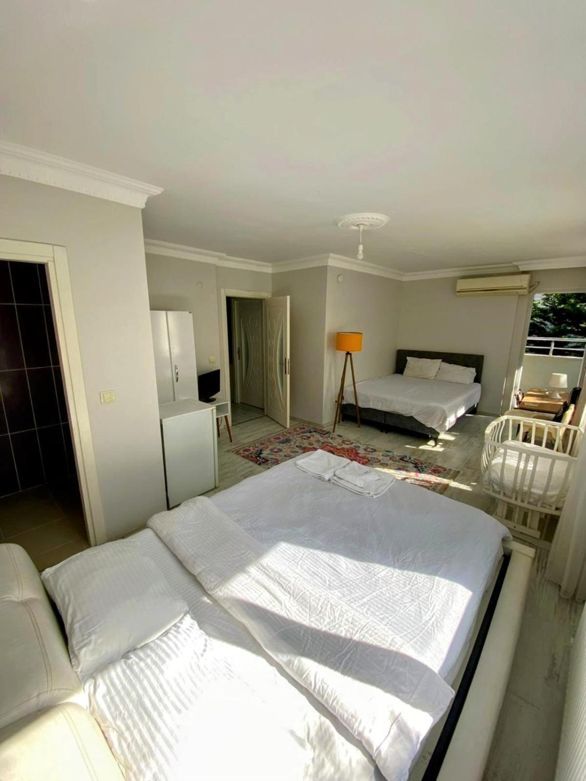 Ahmet Teacher Hotel,6 Minutes From The Airport Arnavutkoy Eksteriør bilde