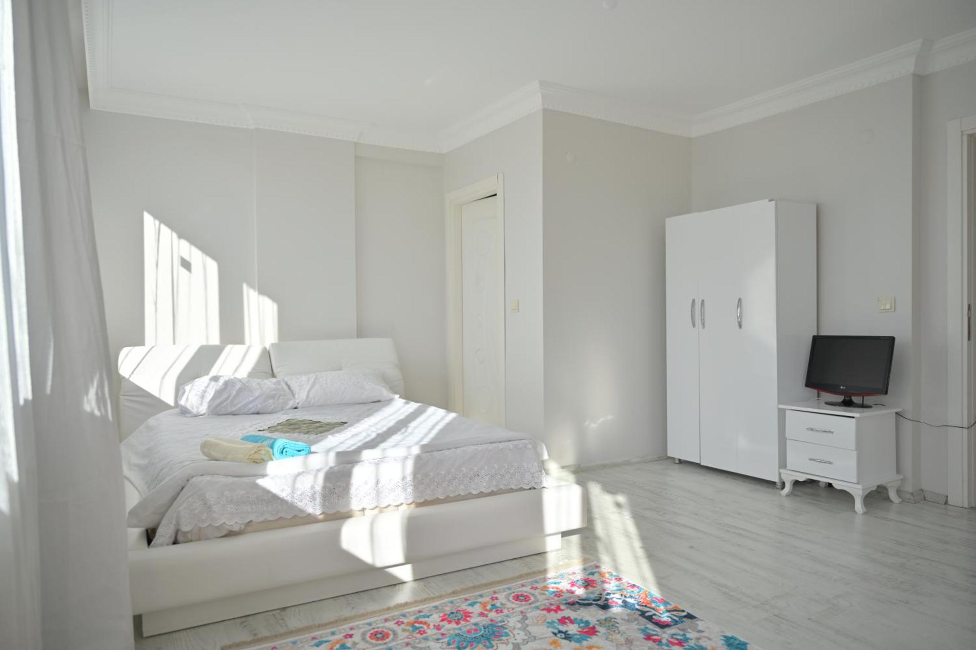 Ahmet Teacher Hotel,6 Minutes From The Airport Arnavutkoy Eksteriør bilde