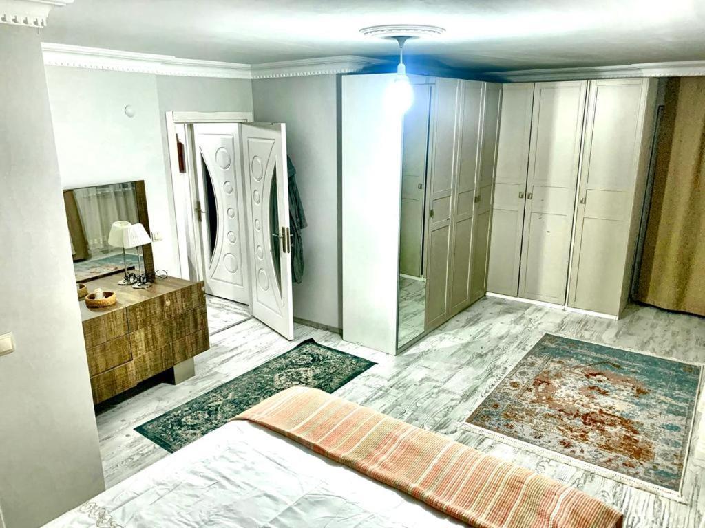 Ahmet Teacher Hotel,6 Minutes From The Airport Arnavutkoy Eksteriør bilde